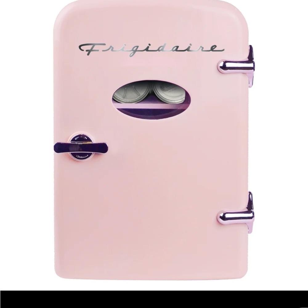 Frigidaire portable mini beauty pink retro fridge